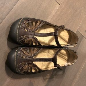 Vegan JBU sandals